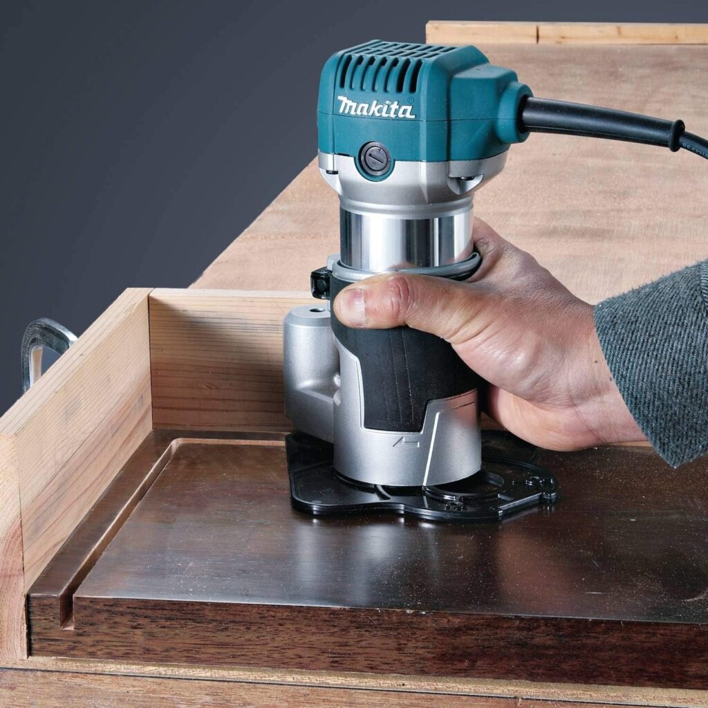 Makita RT0701C 1-1/4 HP Compact Router